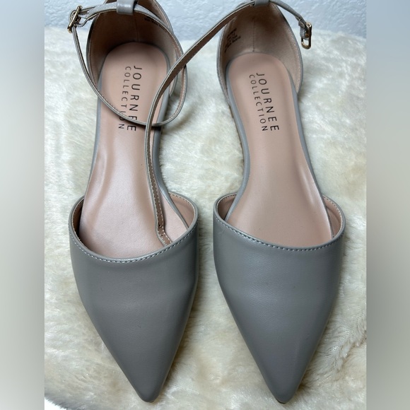 Journee Collection Gray Heeled Shoes with Ankle Strap - Picture 1 of 3